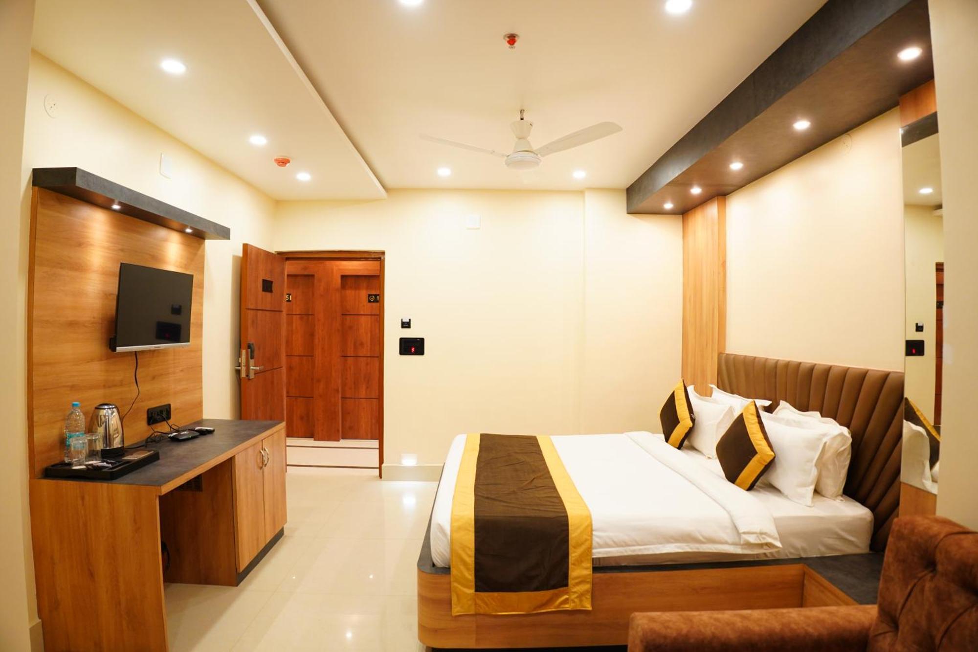 The Marutinandan Grand Hotel Deoghar Exterior foto