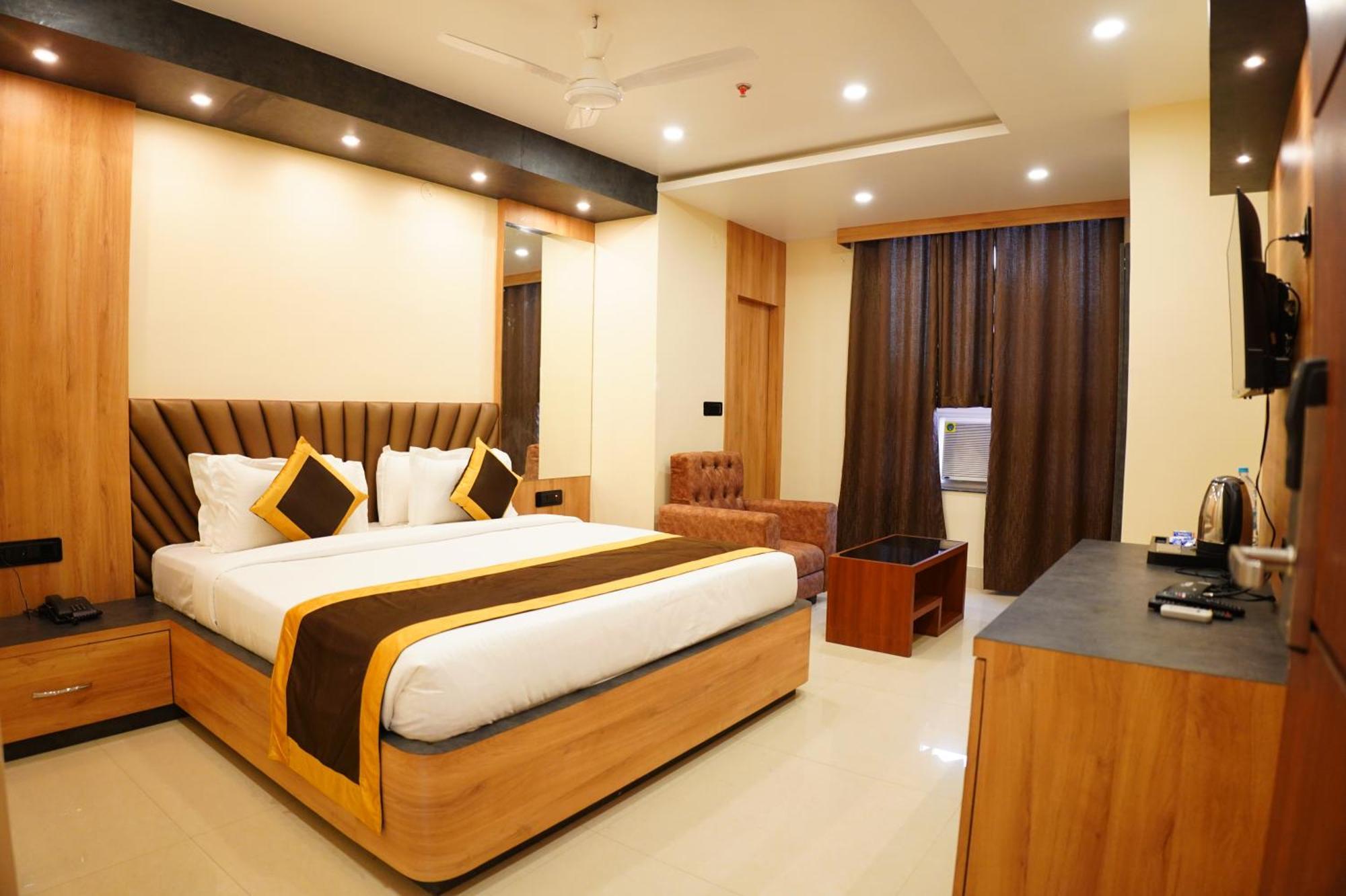The Marutinandan Grand Hotel Deoghar Exterior foto